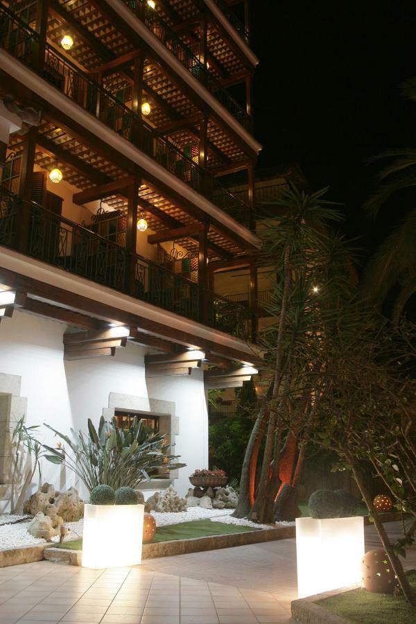 Hotel La Carolina Lloret de Mar Exterior photo